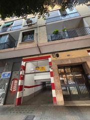 Aparcament cotxe a Carrer de Sant Vicent Màrtir