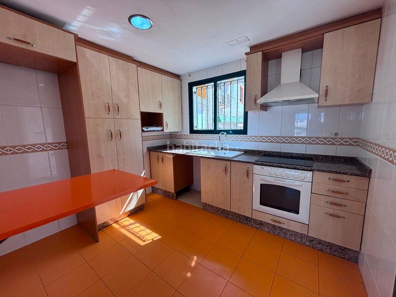 Foto 138b8c72-7d31-4300-96e0-c52cb13aaa09. Lloguer casa amb aparcament a Benaguasil