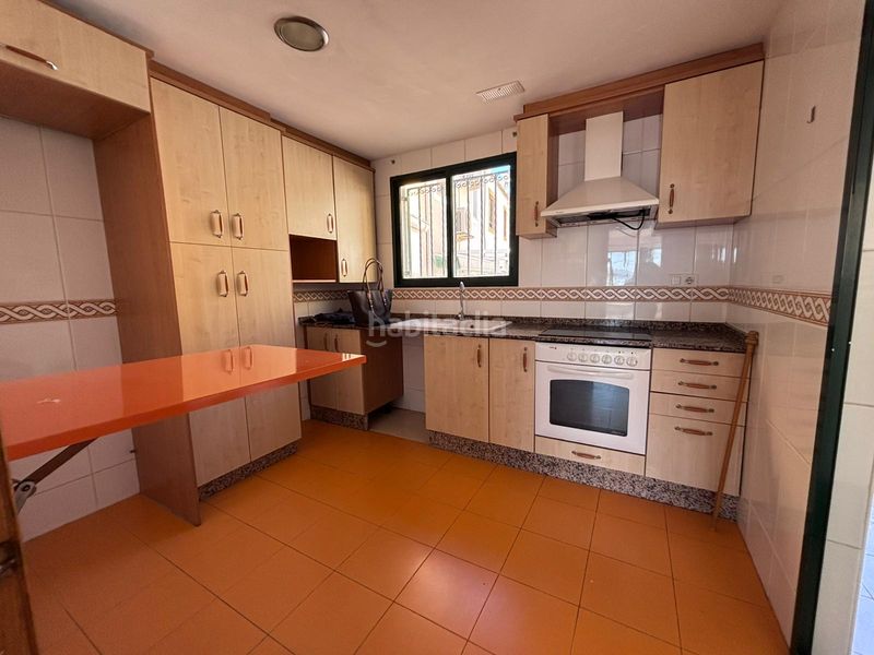 Foto b5fd8e4d-69b4-40f6-ba6b-1f07375ccdf6. Lloguer casa amb aparcament a Benaguasil