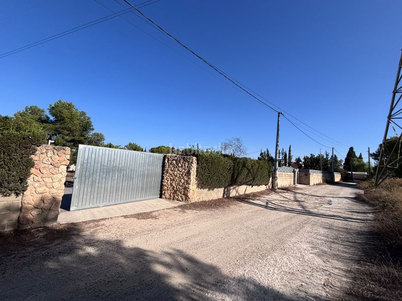 Foto 846db806-e979-4bae-b99e-aeadc0314fa9. Chalet avec piscine dans Camí de Paterna-Lloma del Calderer Bétera