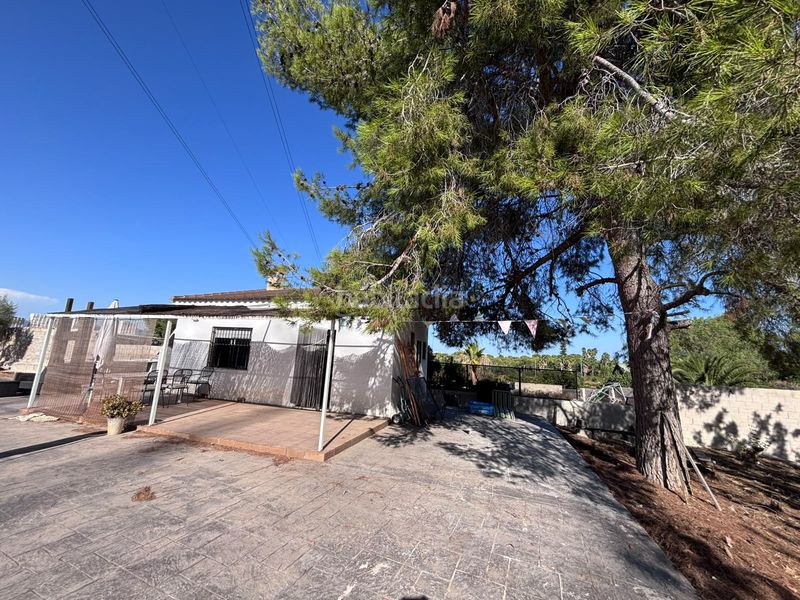 Foto 9a4cb481-1e84-4ad8-b77d-8fa0fd1d4fcd. Chalet avec piscine dans Camí de Paterna-Lloma del Calderer Bétera