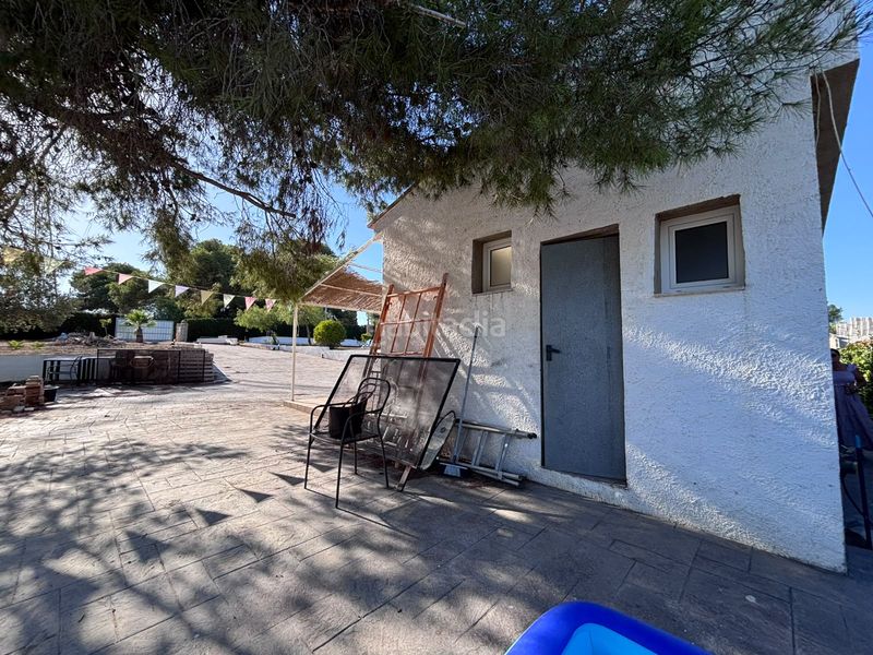 Foto a4a83532-331d-43fc-874a-e4cc30a869fa. Chalet avec piscine dans Camí de Paterna-Lloma del Calderer Bétera