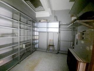 Business premise in Avenida A. Miranda 10