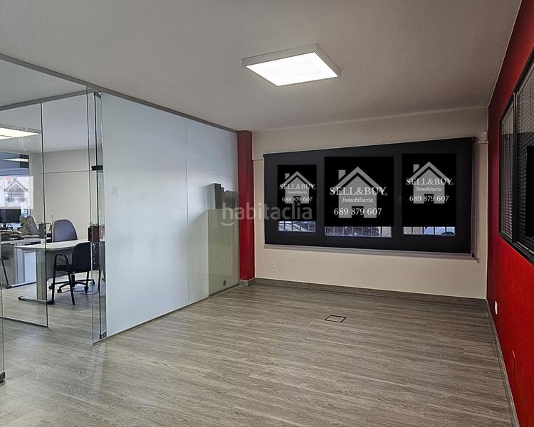 Foto 0df799a6-648e-4981-84a6-1c6e221375f3. Alquiler oficina  o despacho con suministros de luz, limpieza wifi incluido en Santander