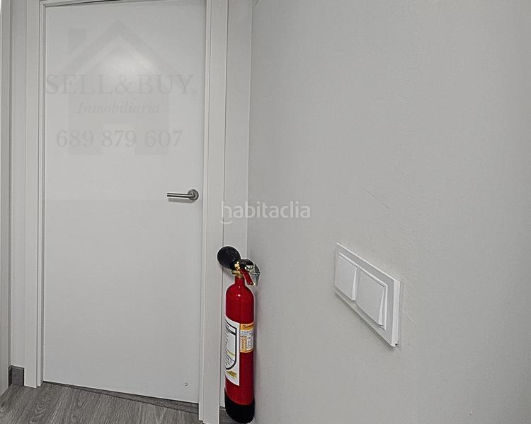 Foto da6301b4-bf97-4db1-98bb-ae16e25c6557. Alquiler oficina  o despacho con suministros de luz, limpieza wifi incluido en Santander