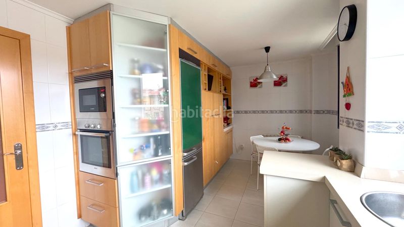 Foto b8cddfae-1f8d-440d-907b-6935348ba063. Pis amb calefacció aparcament piscina a Valdenoja Santander