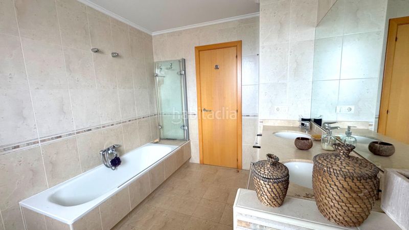 Foto efdaa8d2-e1c5-48ae-ba7e-6880e0b1b124. Pis amb calefacció aparcament piscina a Valdenoja Santander
