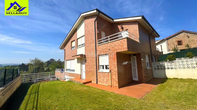 Foto 09b2844c-36fd-4dd3-b61b-4435158772e5. Maison jumelée dans barrio romanzanedo 2 dans Revilla Camargo