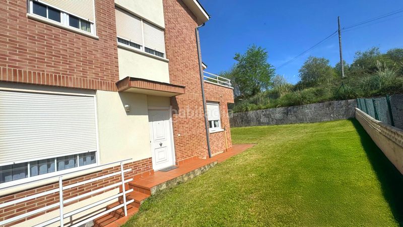Foto 5034a1f2-c32a-44b0-a0f9-fb18bae0589d. Maison jumelée dans barrio romanzanedo 2 dans Revilla Camargo