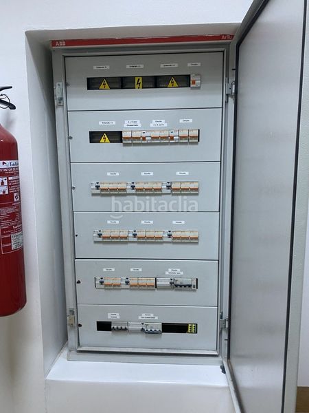 Foto 5af9c4c9-8d00-473d-b0e4-8b3aca8d7db6. Local comercial a Centro Torrelavega