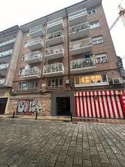 Location Bureau à Calle pomar 3. Interesante local en alquiler en el centro