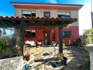 Chalet  Quijas. Excelente y amplio  chalet individual con jardn en quijas (cnt