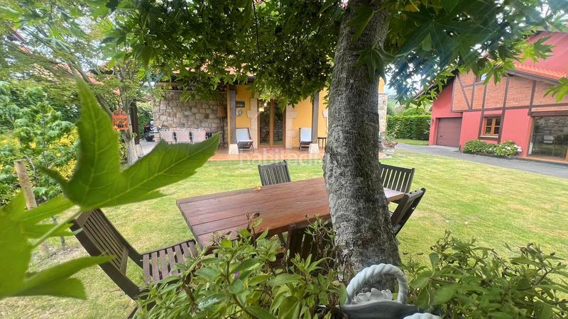 Foto 0836f581-289b-467c-a2cb-7c6e12e7be36. Chalet impecable chalet individual con terreno en la zona cantabria en Suances
