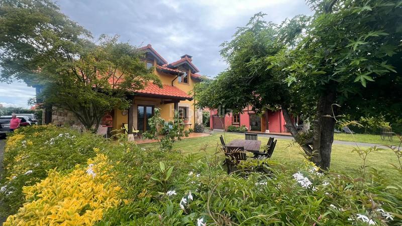 Foto 3f1f7055-09b5-46bb-885f-8972444d8ea8. Chalet impecable chalet individual con terreno en la zona cantabria en Suances