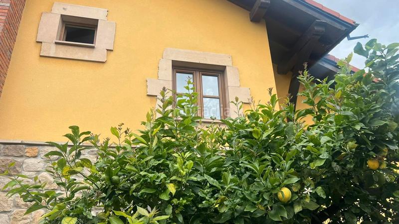 Foto 4a629246-09de-4572-bf63-6239367f207c. Chalet impecable chalet individual con terreno en la zona cantabria en Suances