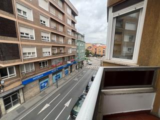 Pis a Calle julián ceballos 11. Piso de 4 dormitorios y 2 baños en pleno centro de torrelavega