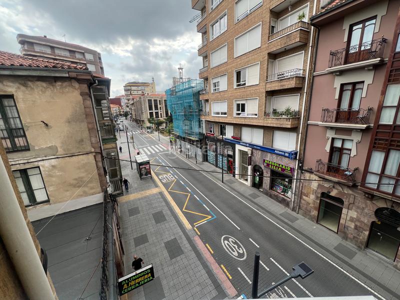 Foto 89a10a4d-6518-4f3a-bd87-3189b35a191d. Pis a calle julián ceballos 11 a Centro Torrelavega