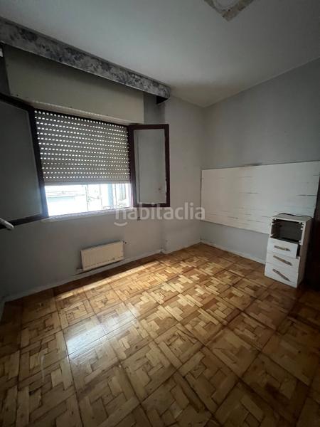 Foto d16dae33-0d30-47ed-a86b-3364952f8451. Pis a calle julián ceballos 11 a Centro Torrelavega