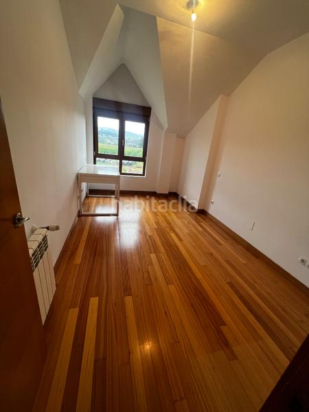 Foto 02005b0b-ede3-4362-8b31-a3d45aeef42b. Casa bifamiliare con riscaldamento parcheggio in Polanco