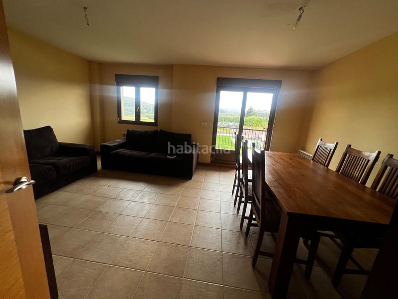 Foto 2ec281de-653f-4c54-ae3f-908402aee372. Casa bifamiliare con riscaldamento parcheggio in Polanco