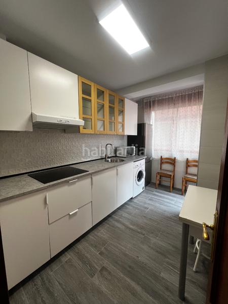 Foto 74e3b2b3-c56a-41ab-92b5-18e1cb0cbb9e. Alquiler piso en plaza covadonga 6 alquiler vivienda 3 dormitorios para profesores y sanitarios en Torrelavega