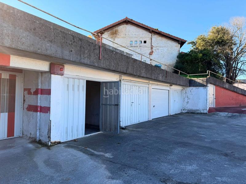 Foto ea424737-e179-451d-8943-564463bffc79. Autoparkplatz in barrio miravalles 40a in Sierrapando Torrelavega