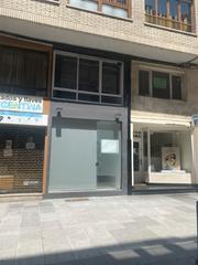 Lloguer Local Comercial  Calle lasaga larreta 17. Impecable local con posibilidad de cambio de uso en alquiler con