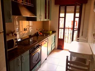 Rent Flat in Barrio puente san miguel 88. Impecable vivienda  en alquiler de 3 dormitorios y 2 baños