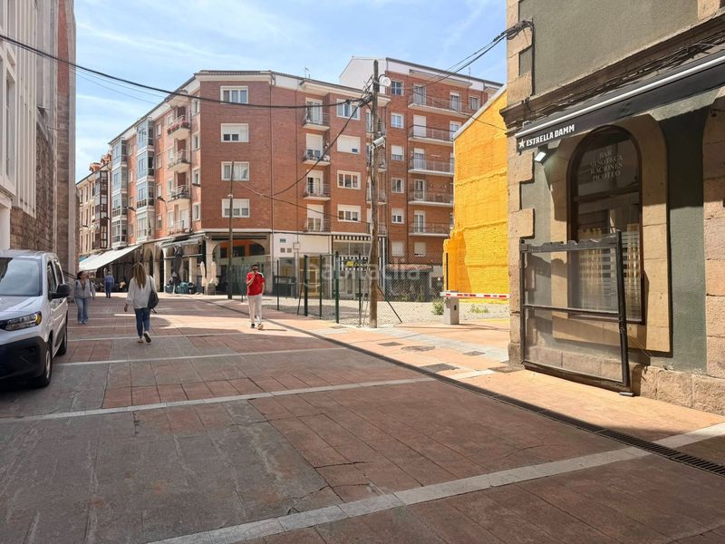 Foto 475a8594-85b7-4d4f-8e4f-51c9e7dc2e6d. Affitto locale commerciale in calle serafín escalante 1 in Torrelavega