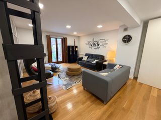 Lloguer Pis a Calle josé maría pereda 31. Impecable vivienda de alquiler en la plaza mayor de 1 dormitorio