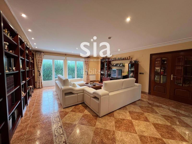 Foto 23958bf7-d5b9-4022-9936-23071d362734. Chalet con parcheggio in Zona Rural Este Vitoria - Gasteiz