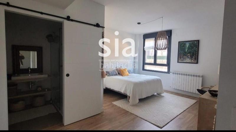 Foto cd186682-ae88-48d3-8590-19cd6c2cd8e3. Flat with heating in Aretxabaleta Vitoria - Gasteiz