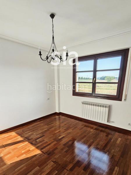 Foto a3df3843-a851-439f-bdee-4d8bf8a8eae4. Casa adosada exclusiva sia vende chalet adosado en nanclares de la oca en Iruña Oka / Iruña de Oca