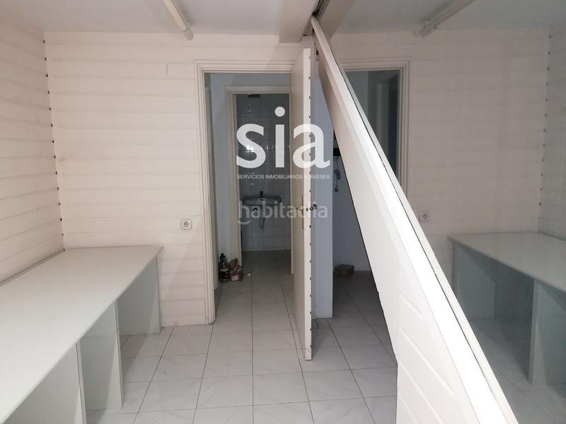 Foto fae8db9c-47b4-4f39-be07-b80ba98c565d. Lloguer local comercial a Ensanche Vitoria - Gasteiz