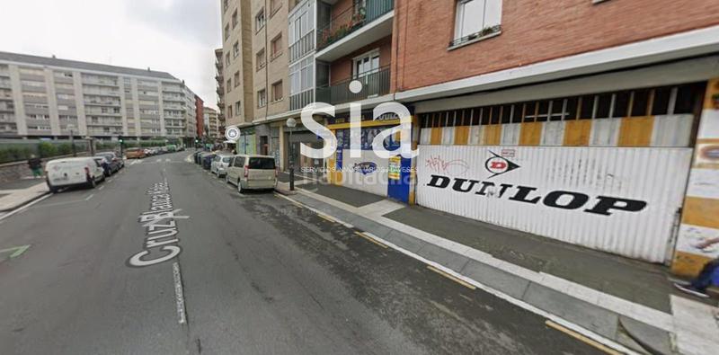 Foto ffbb8ab9-e59a-4c2d-8be2-9502dc153d56. Aparcament cotxe a Coronación Vitoria - Gasteiz