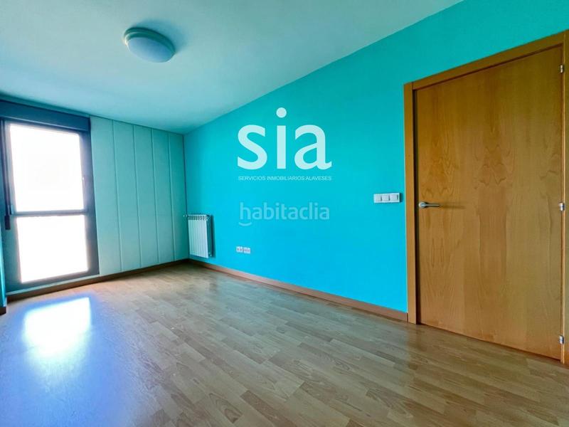 Foto 8ea73769-5334-4788-bee4-54acf449fd0a. Piso sia vende piso en Zabalgana en Zabalgana Vitoria - Gasteiz