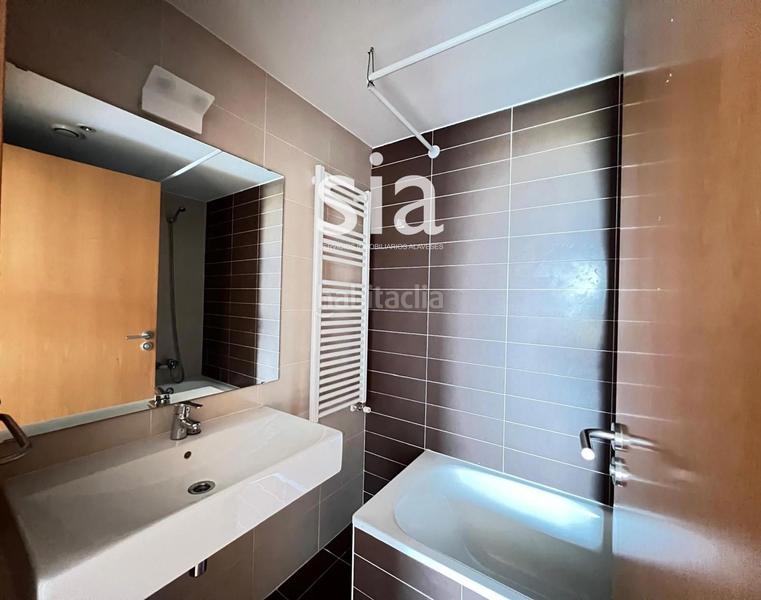 Foto cdd1afd8-4e80-4fc5-b344-e20846f7a7aa. Piso sia vende piso en Zabalgana en Zabalgana Vitoria - Gasteiz