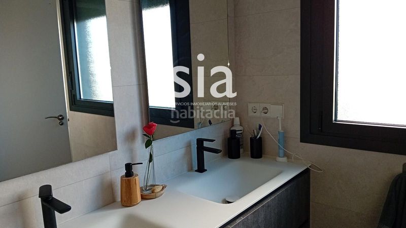 Foto 5df968a5-c639-4a28-a2ff-4d15b1da4bfc. Piso exclusiva sia vende piso en zumabide en Aretxabaleta Vitoria - Gasteiz