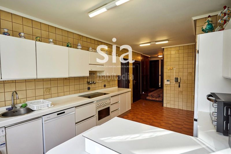 Foto bae324a0-75f4-4145-822e-15c2479e08c6. Pis amb calefacció aparcament a Mendizorrotza - Armentia Vitoria - Gasteiz