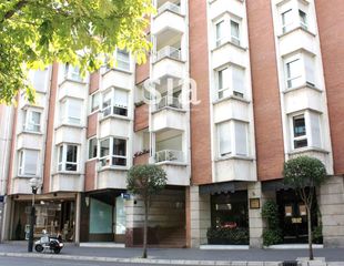 Local Comercial  Ramon y cajal. Sia inmobiliaria alquila o vende local frente al parque de la fl