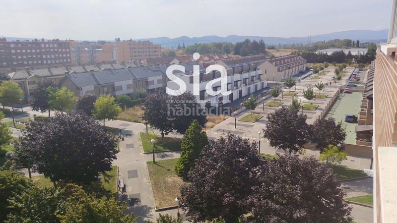 Foto 1273fbc0-6a4a-4e62-9436-6742eb4353a3. Àtic amb calefacció aparcament a Arriaga - Lakua Vitoria - Gasteiz