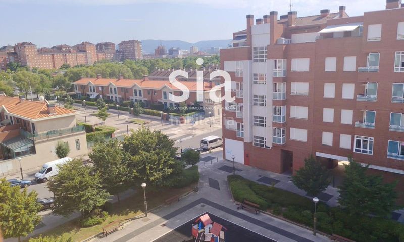 Foto 8cba3825-f9c8-4ad3-a7f8-779e05c2e238. Àtic amb calefacció aparcament a Arriaga - Lakua Vitoria - Gasteiz