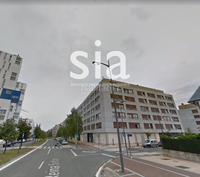 Foto aeaf4958-1830-45a3-957b-93b1be19bbc6. Parking voiture dans Zabalgana Vitoria - Gasteiz