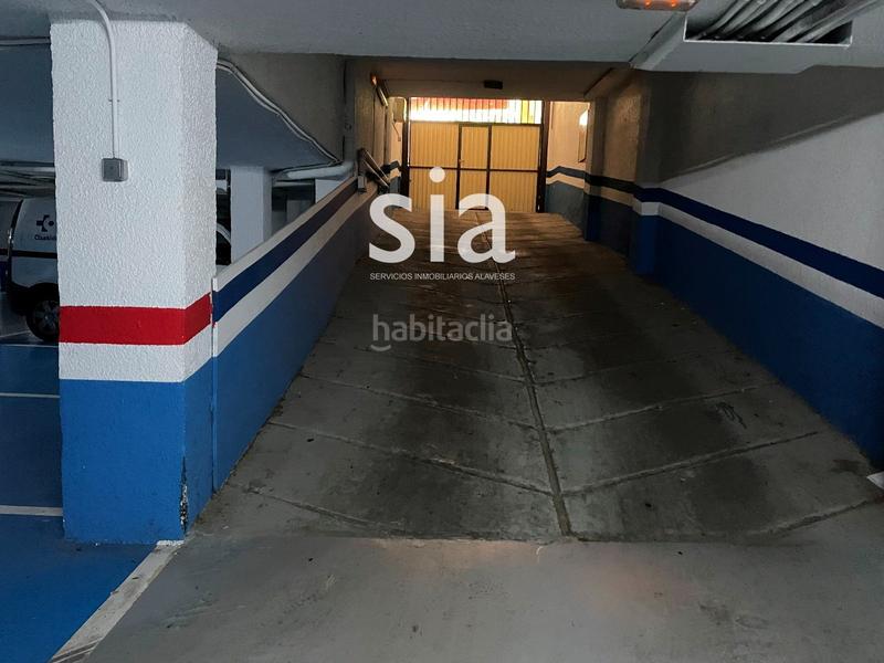 Foto a7dcd158-8f3d-43ad-80a2-050a9e906918. Parking coche en vitoriagasteiz en San Martín Vitoria - Gasteiz
