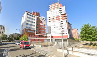 Aparcament cotxe  8 de marzo. Sia vende plaza garaje en salburua