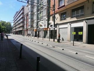 Location Local commercial  Independencia. Sia alquila local en el centro