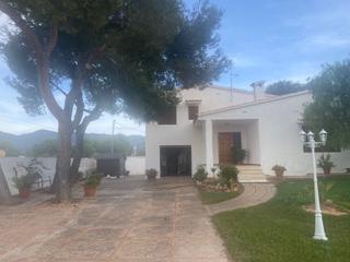 Xalet  Calle villamalur. Se vende chalet a 1 km de la playa