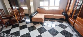 Etagenwohnung in Carrer carlos sarthou 3. Amplio piso en villareal 3 habi, ascensor y balcon