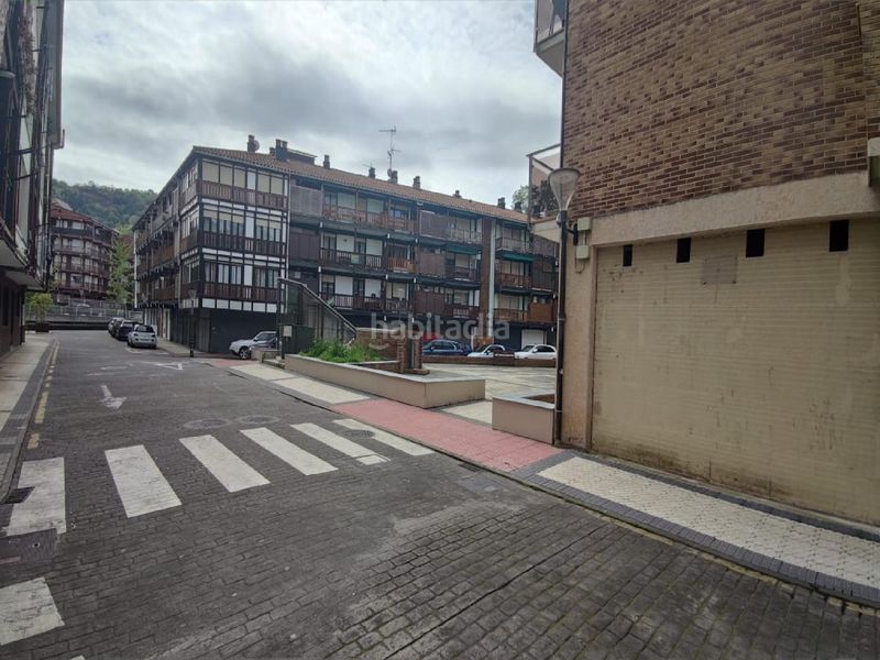 Foto 14fd230a-b1b9-4b34-8288-f80bea42e675. Aparcament cotxe a Astigarraga