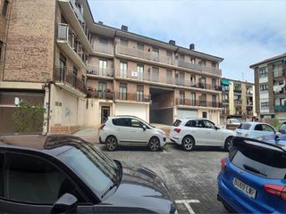 Parking coche en Astigarraga. Plazatxokotxo de astigarraga astigarragaguipuzcoa